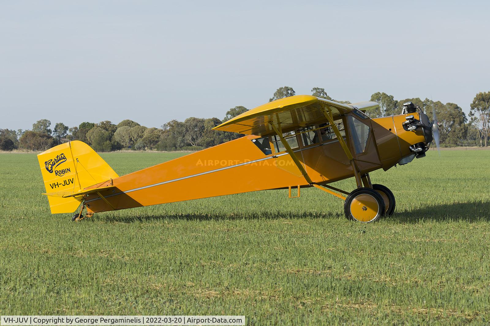 VH-JUV, 1929 Curtiss-Wright Robin J-1 C/N 477, Visiting aircraft at the Serpentine Air Race Centennial Celebration Airshow.