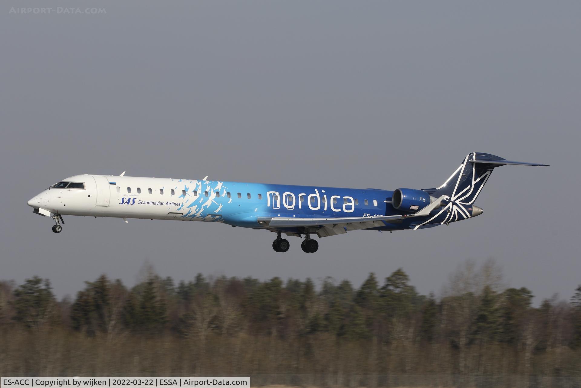 ES-ACC, 2011 Bombardier CRJ-900LR (CL-600-2D24) C/N 15262, RWY 26