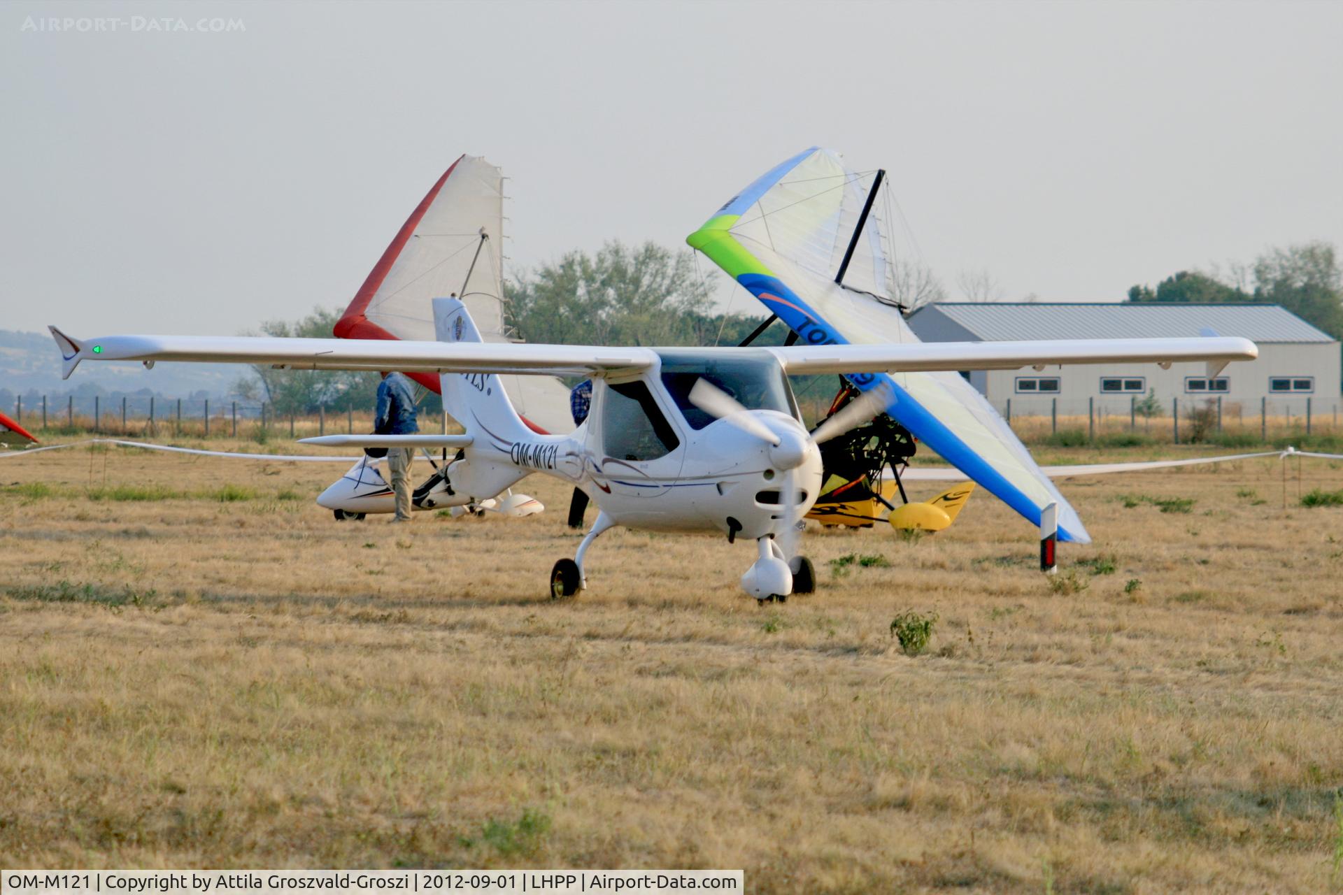 OM-M121, 2009 Flight Design CTLS C/N F-09-04-02, LHPP - Pécs-Pogány Airport, Hungary