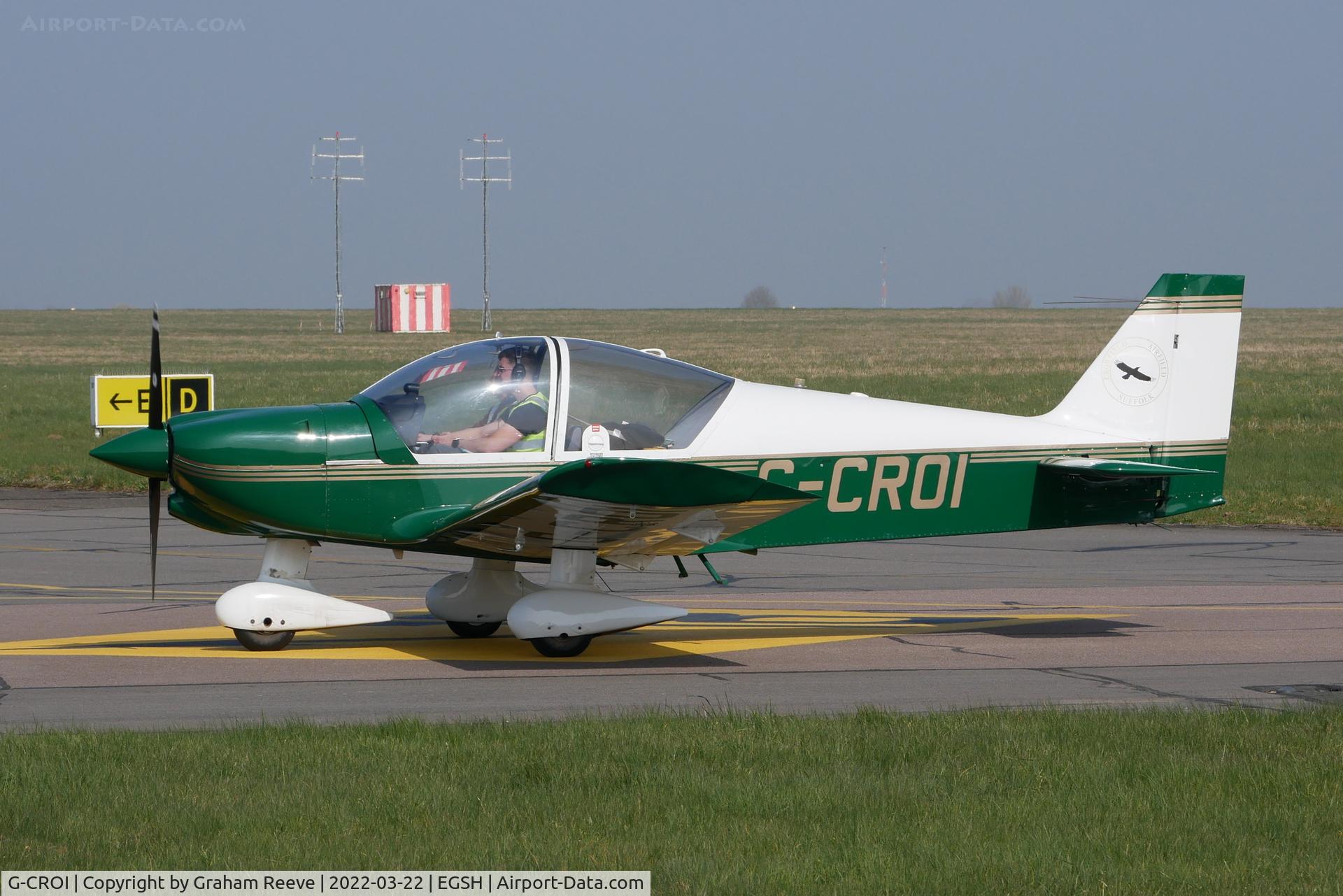 G-CROI, 1999 Robin HR-200-120B C/N 335, Just landed at Norwich.