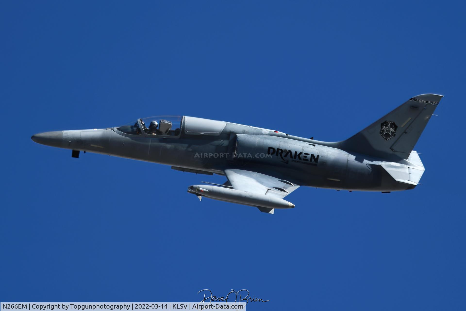 N266EM, 2001 Aero L-159E C/N 156023, Wookie2 flexes North for an afternoon sortie