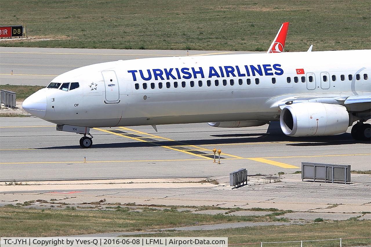 TC-JYH, 2012 Boeing 737-9F2/ER C/N 40984, Boeing 737-9F2(ER), Holding point rwy 31R, Marseille-Provence Airport (LFML-MRS)