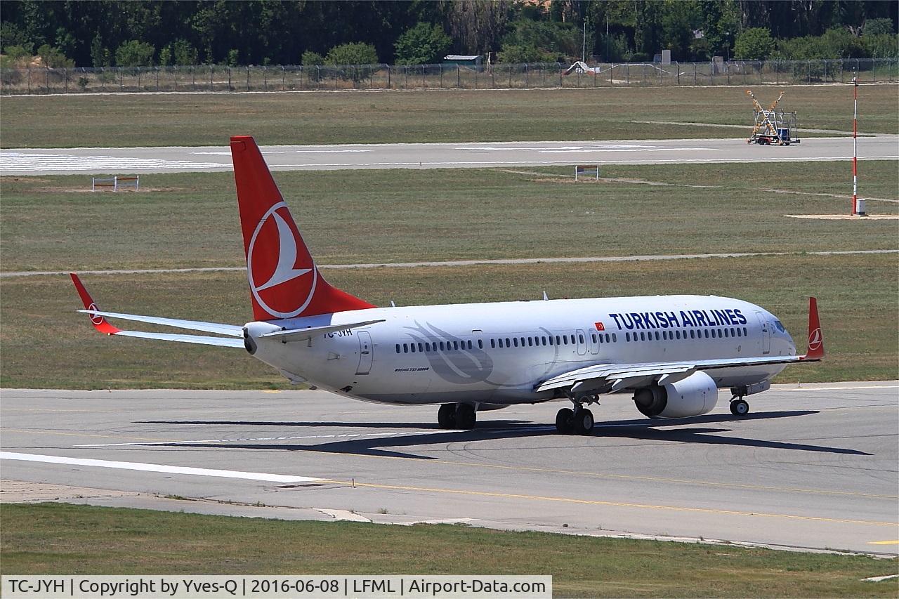 TC-JYH, 2012 Boeing 737-9F2/ER C/N 40984, Boeing 737-9F2(ER), Lining up rwy 31R, Marseille-Provence Airport (LFML-MRS)