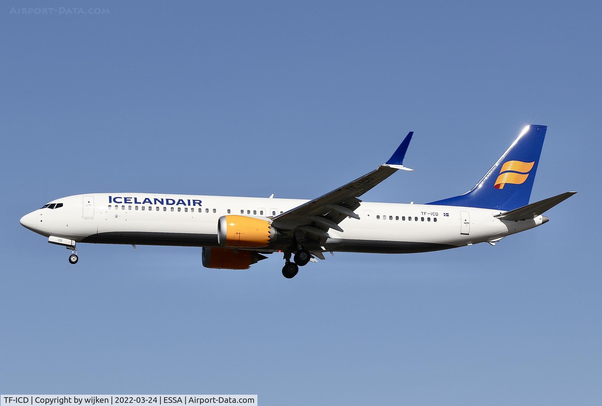 TF-ICD, 2021 Boeing 737-9 MAX C/N 44361, RWY 26