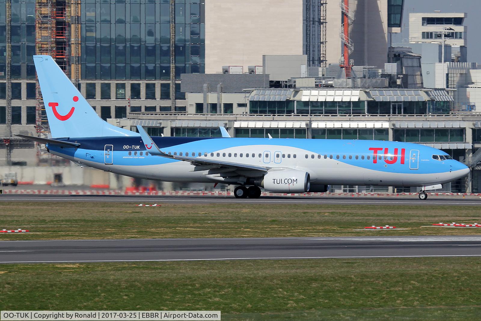 OO-TUK, 2011 Boeing 737-86J C/N 36119, at bru