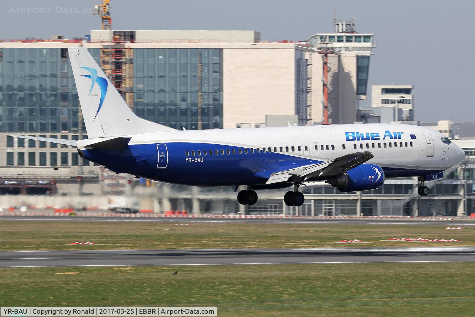 YR-BAU, 1992 Boeing 737-4Y0 C/N 26066, at bru