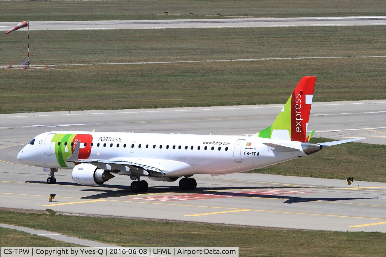 CS-TPW, 2012 Embraer 190LR (ERJ-190-100LR) C/N 19000550, Embraer ERJ-190LR, Lining up rwy 31R, Marseille-Provence Airport (LFML-MRS)