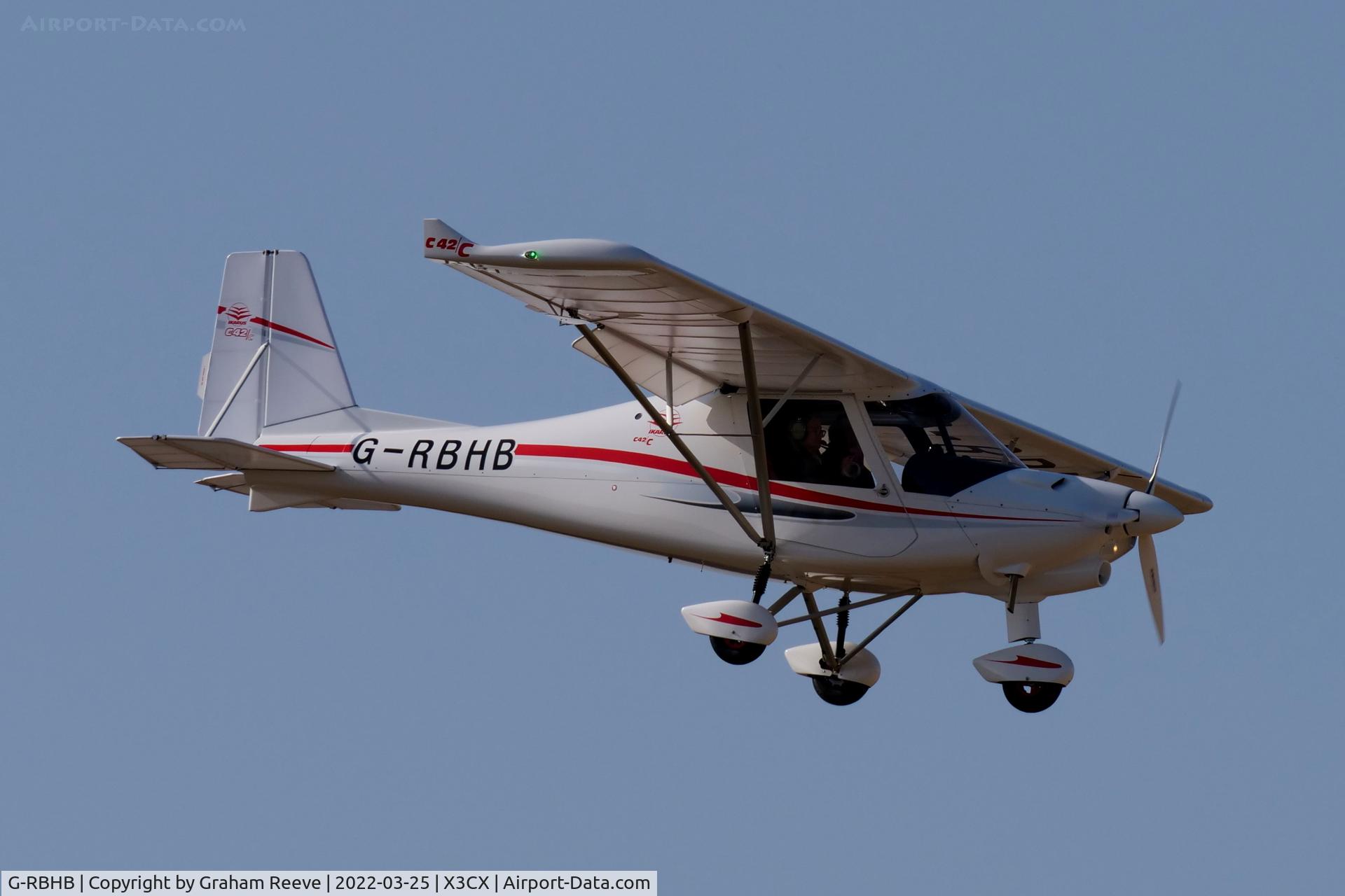 G-RBHB, 2021 Comco Ikarus C42 FB100 Charlie C/N 2108-7659, Landing at Northrepps.