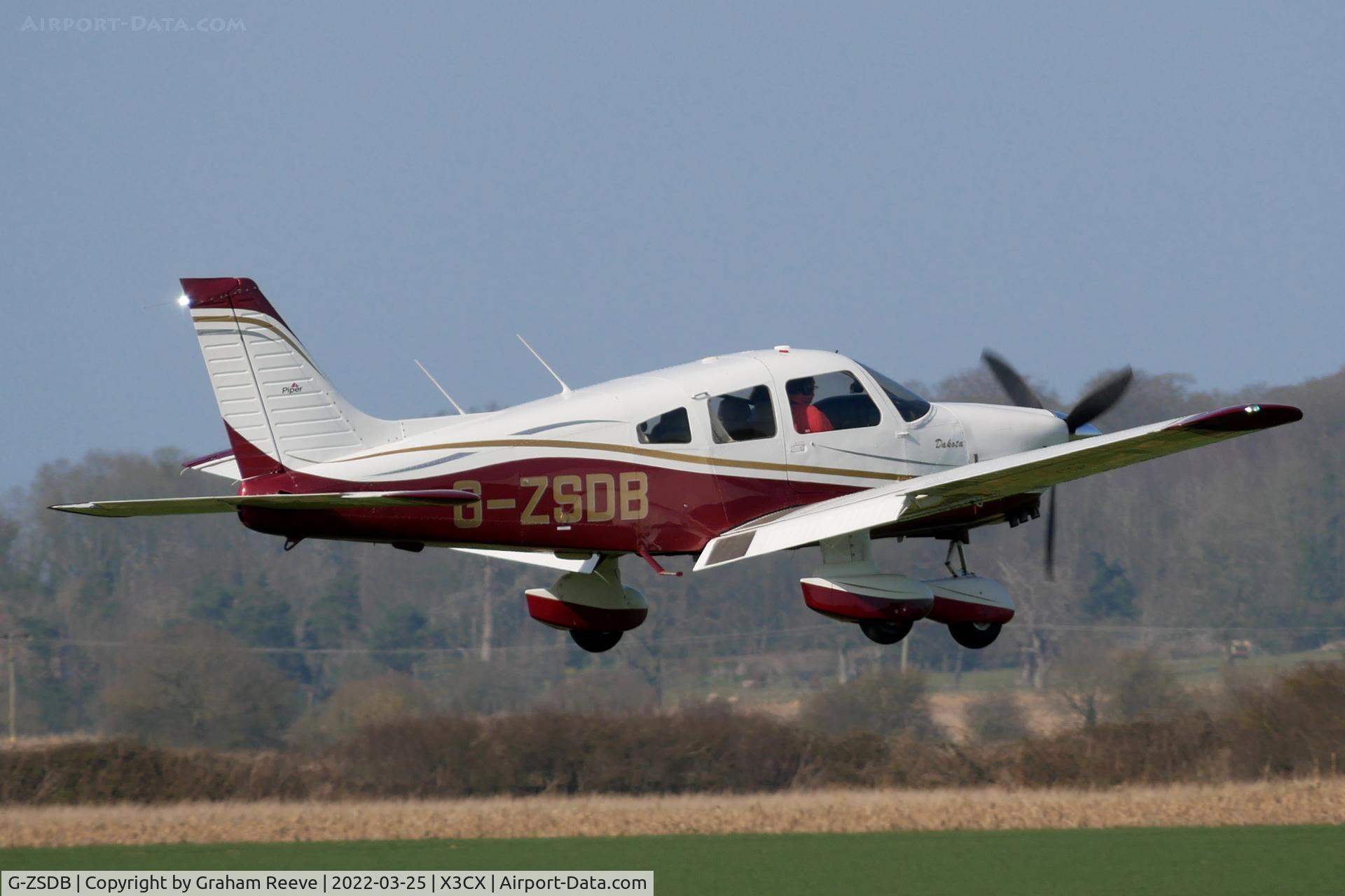 G-ZSDB, 1982 Piper PA-28-236 Dakota C/N 28-8211004, Landing at Northrepps.