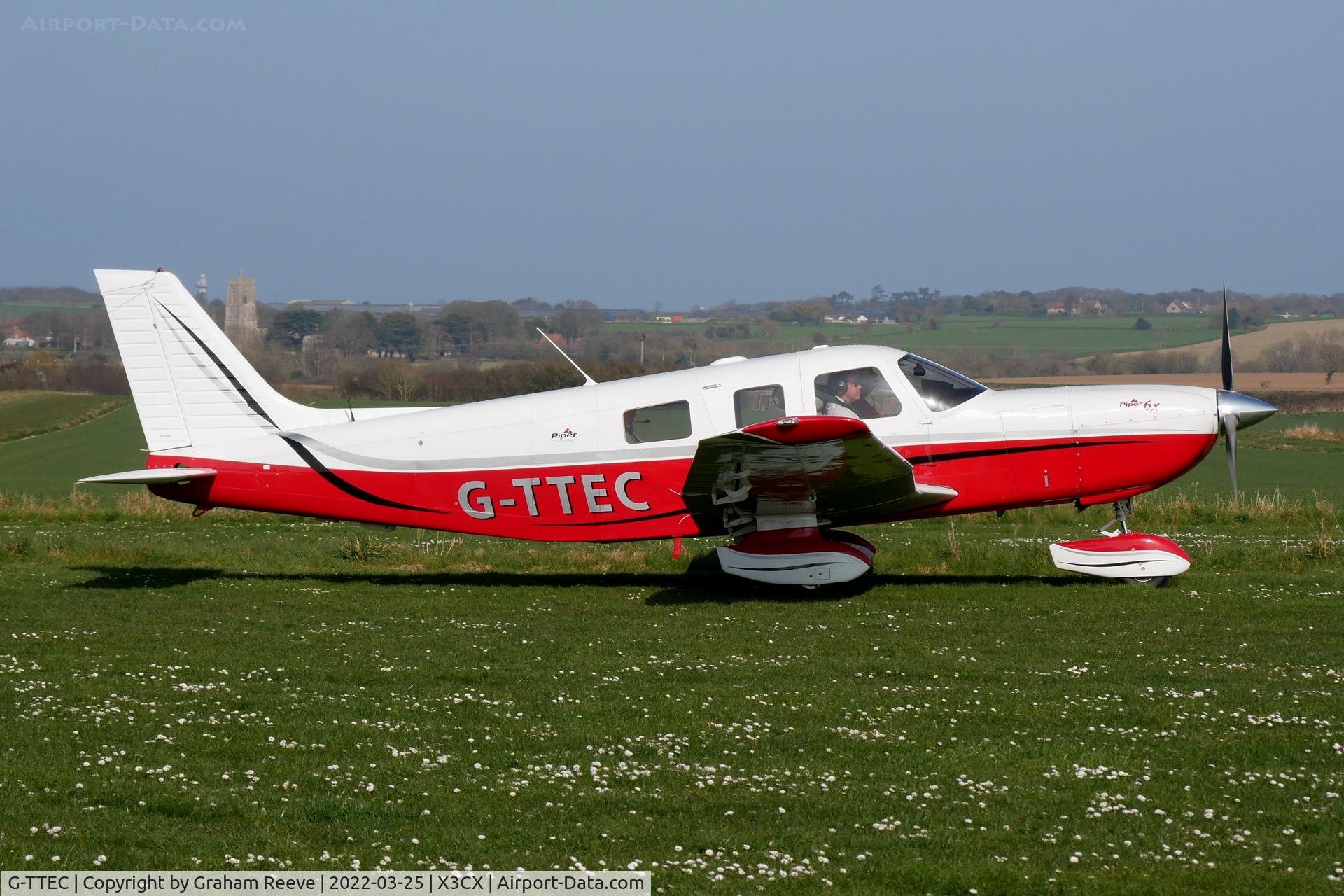 G-TTEC, 2007 Piper PA-32-301FT 6X Saratoga Saratoga C/N 3232066, Jusr landed at Northrepps.