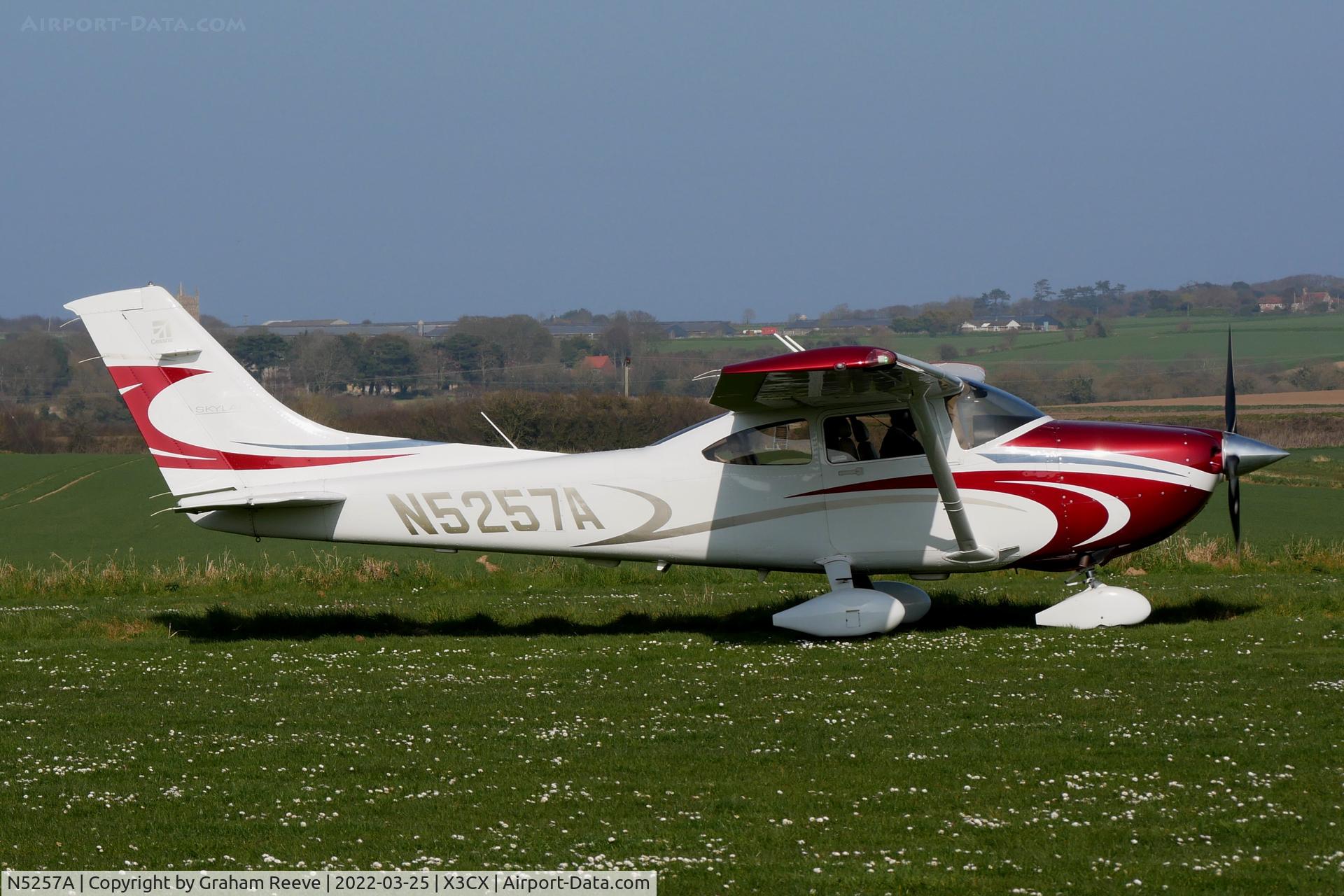 N5257A, Cessna 182T Skylane C/N 18282181, Just landed at Northrepps.