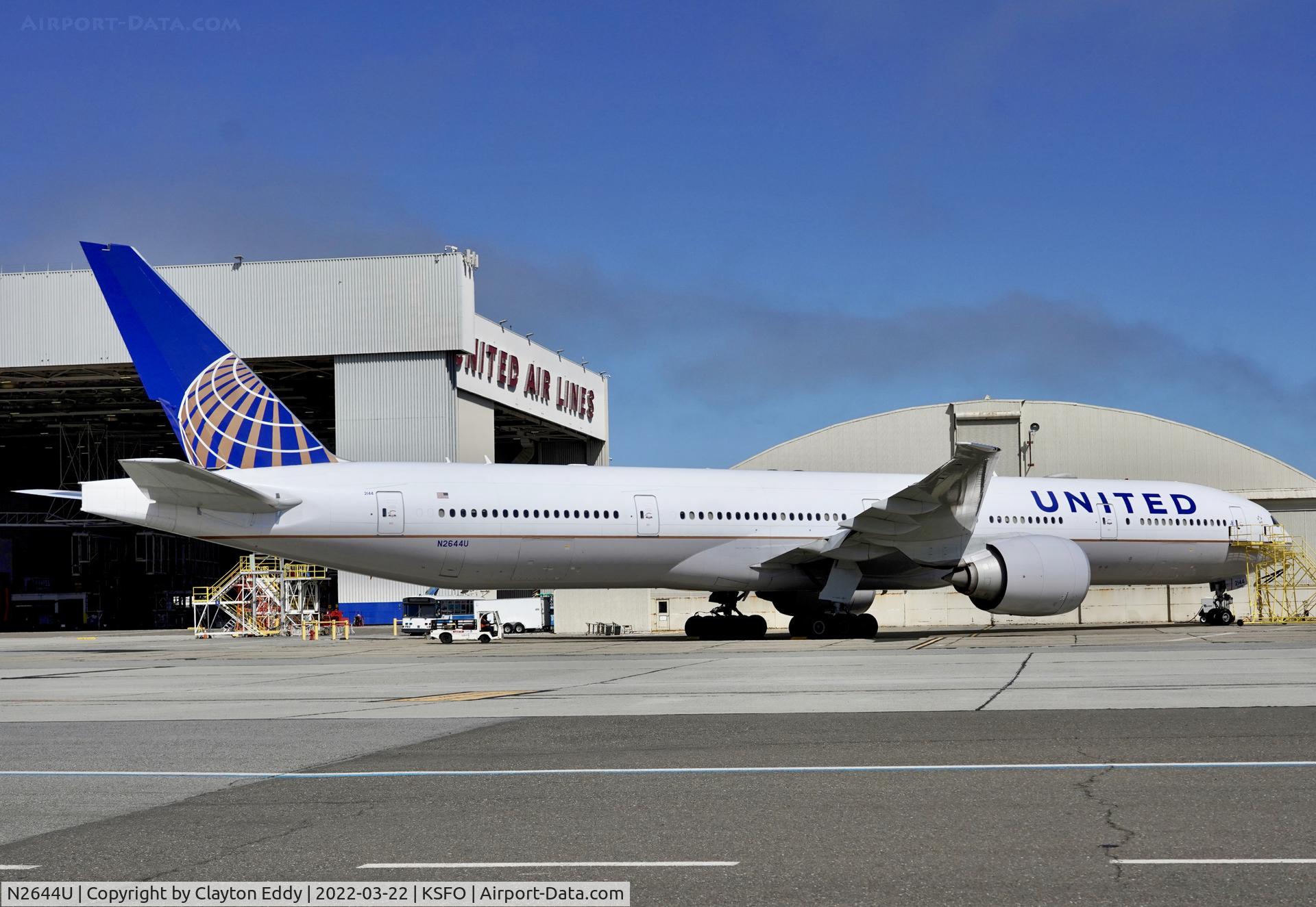 N2644U, 2017 Boeing 777-300/ER C/N 63724, SFO 2022.