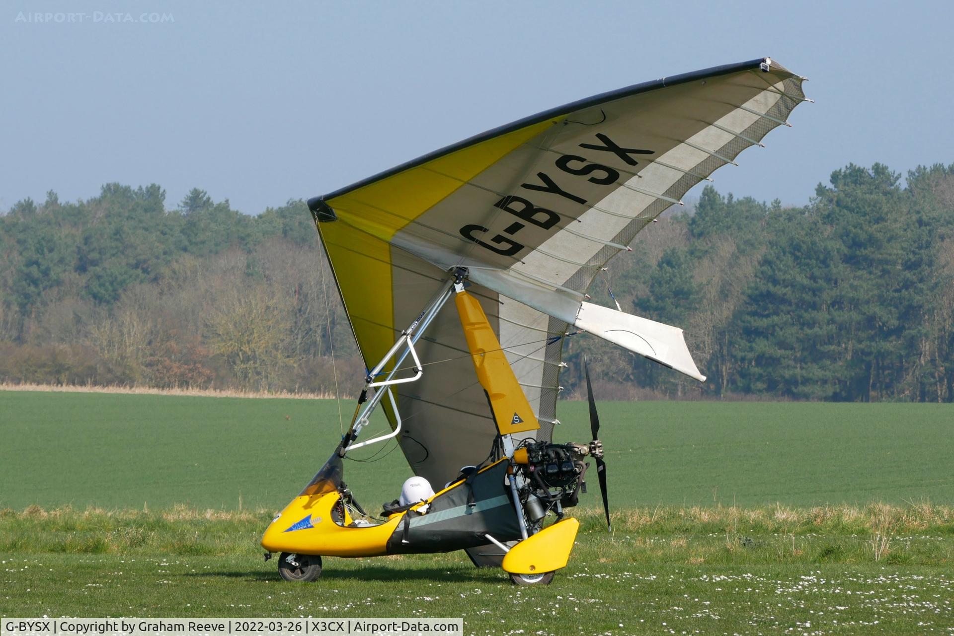 G-BYSX, 1999 Pegasus Quantum 15-912 C/N 7586, Parked at Northrepps.