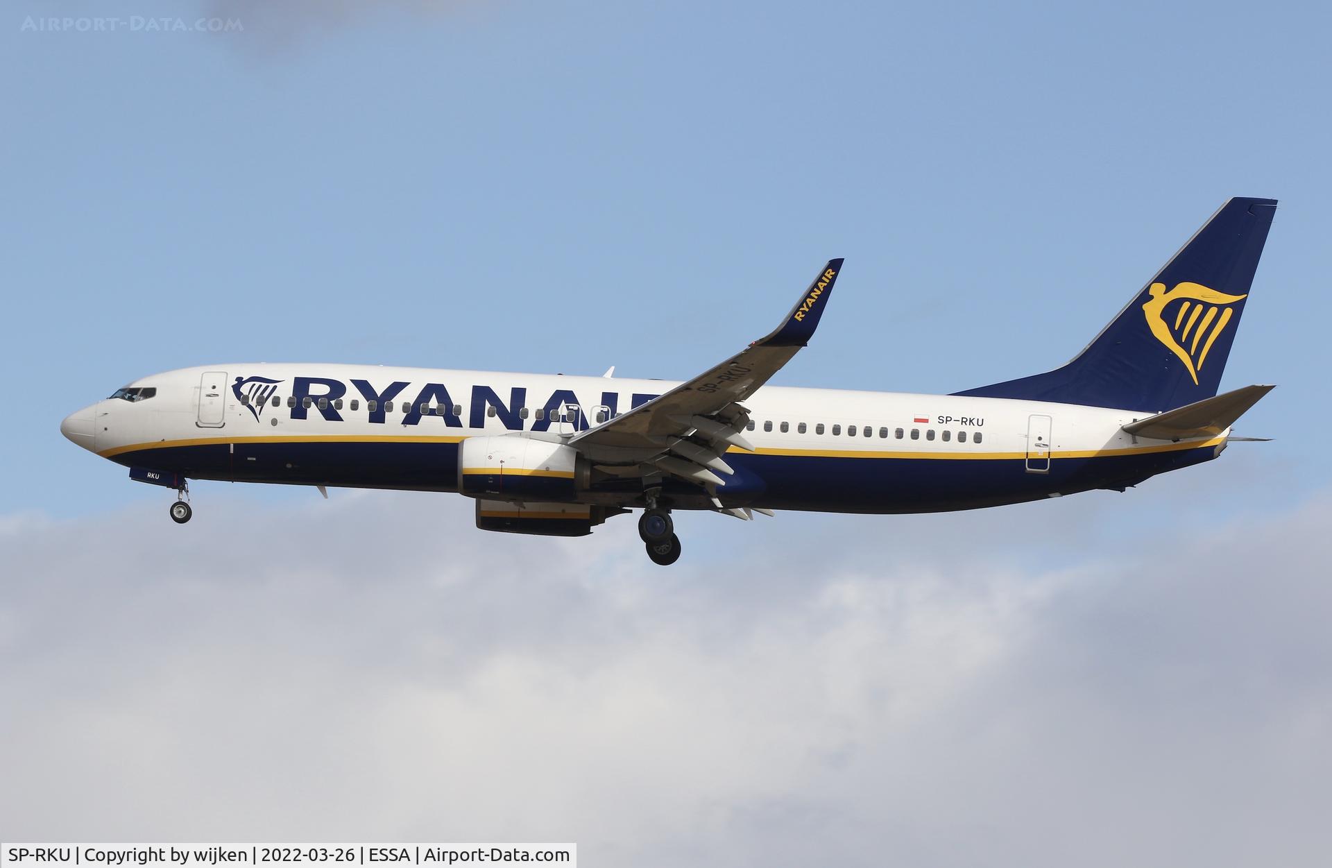 SP-RKU, 2017 Boeing 737-8AS(WL) C/N 44806, RWY 01L
