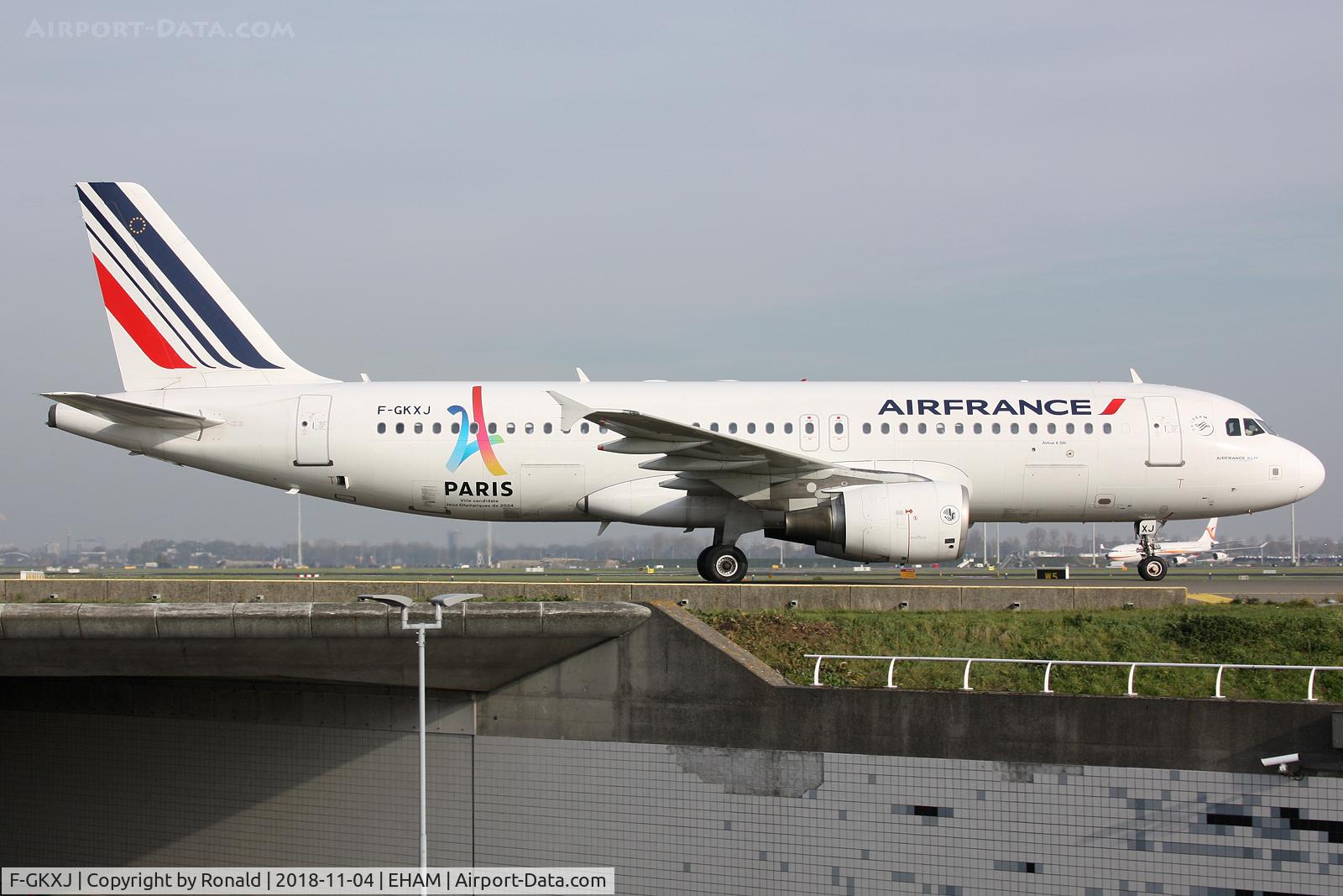 F-GKXJ, 2002 Airbus A320-214 C/N 1900, at spl