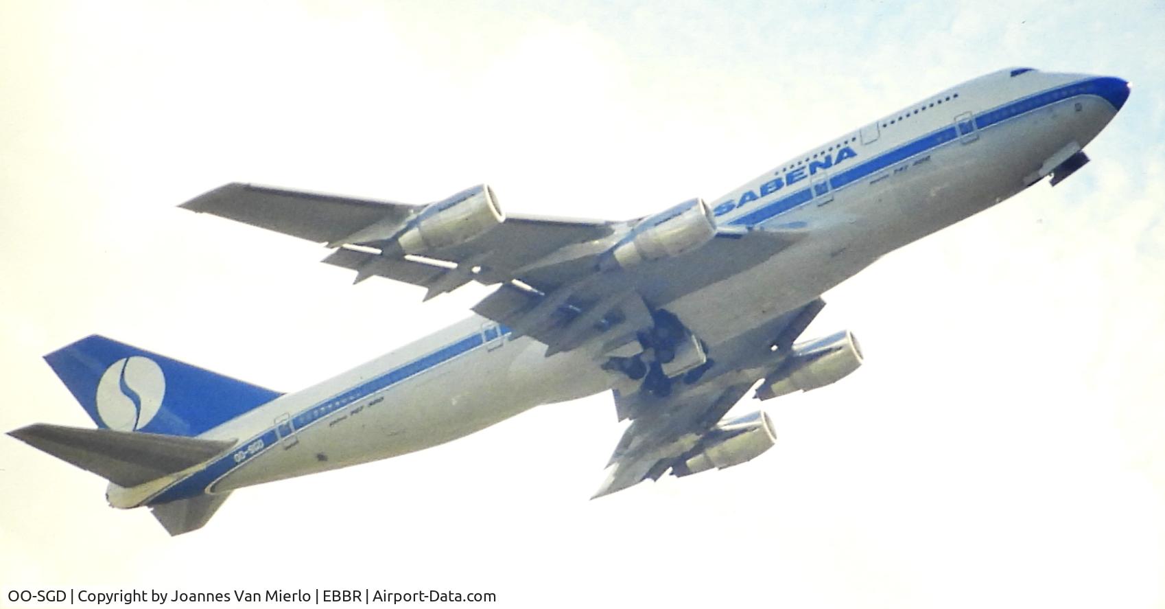 OO-SGD, 1990 Boeing 747-329M/SF C/N 24837/810, Slide scan EBBR 25R '90s