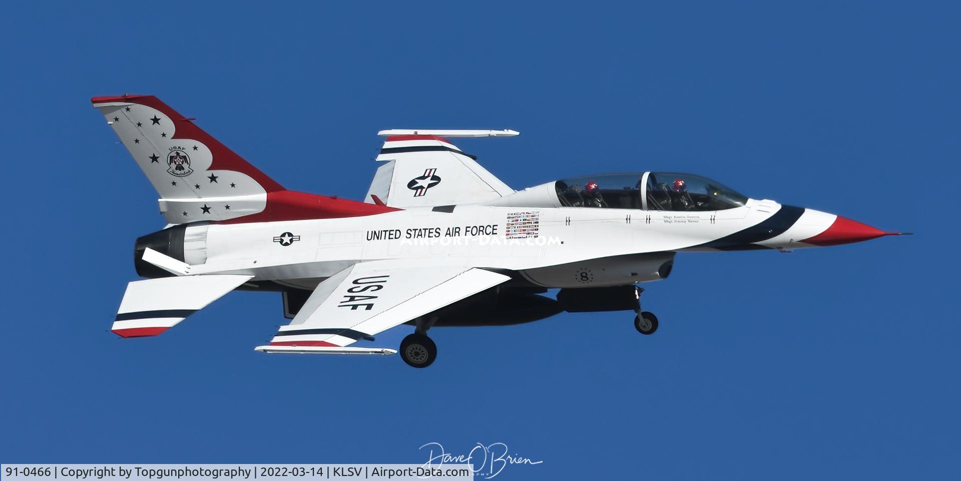 91-0466, 1991 General Dynamics F-16D Fighting Falcon C/N CD-21, Thunderbird #8 on final
