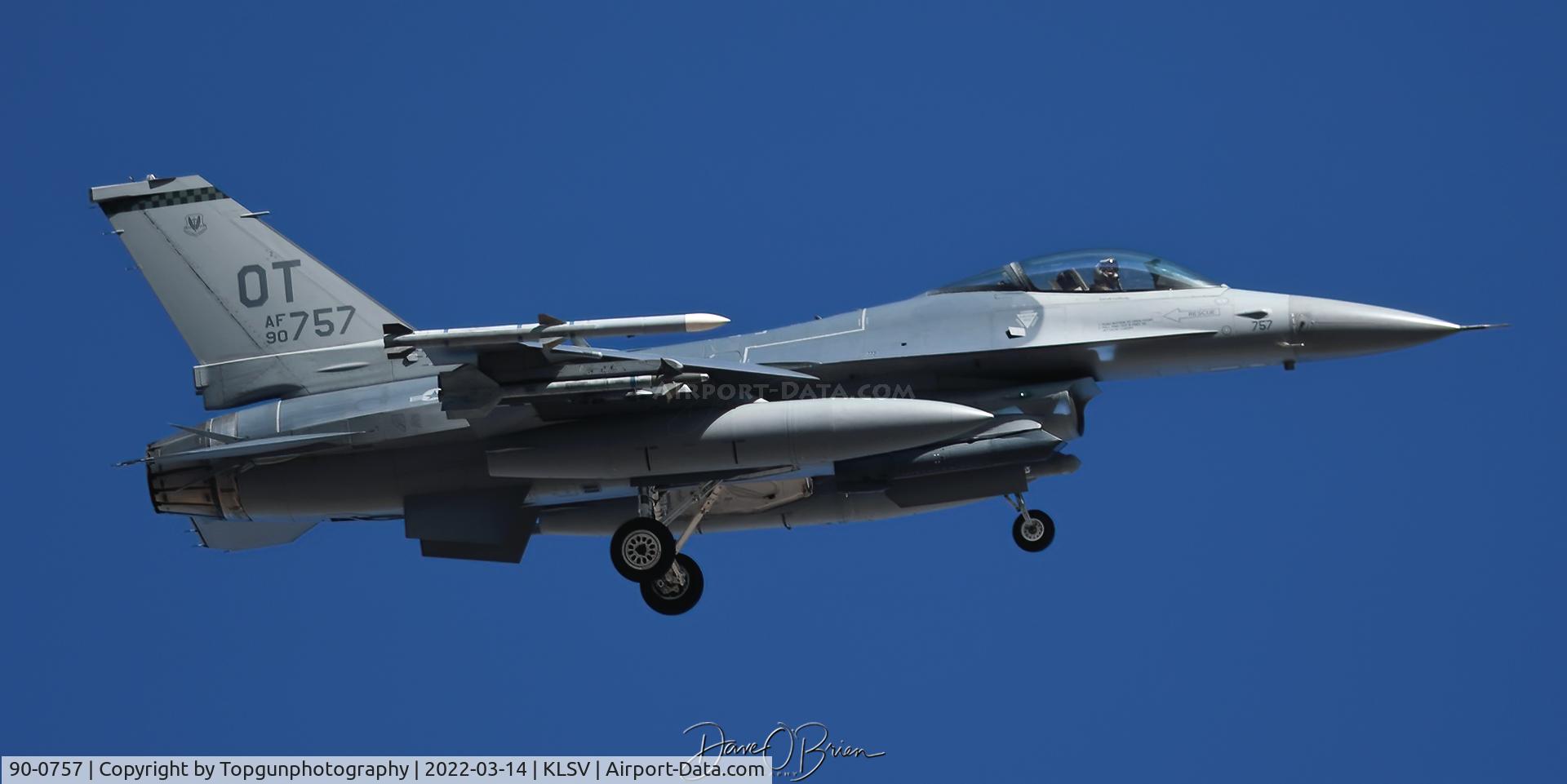 90-0757, 1990 General Dynamics F-16CM Fighting Falcon C/N 1C-365, VIPER04 on a right base to RW21 R