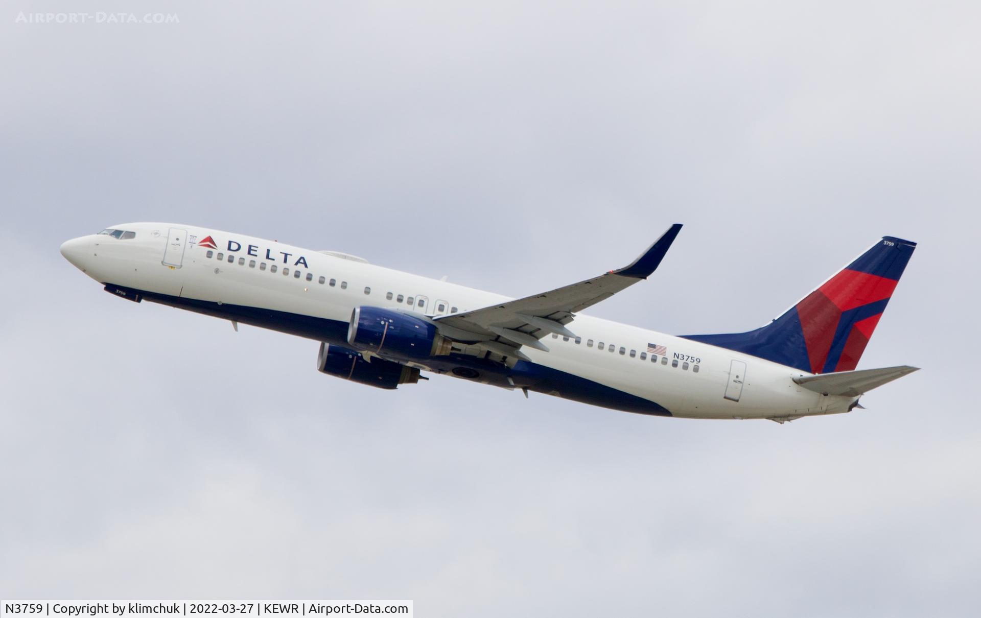 N3759, 2001 Boeing 737-832 C/N 30815, Taking off
