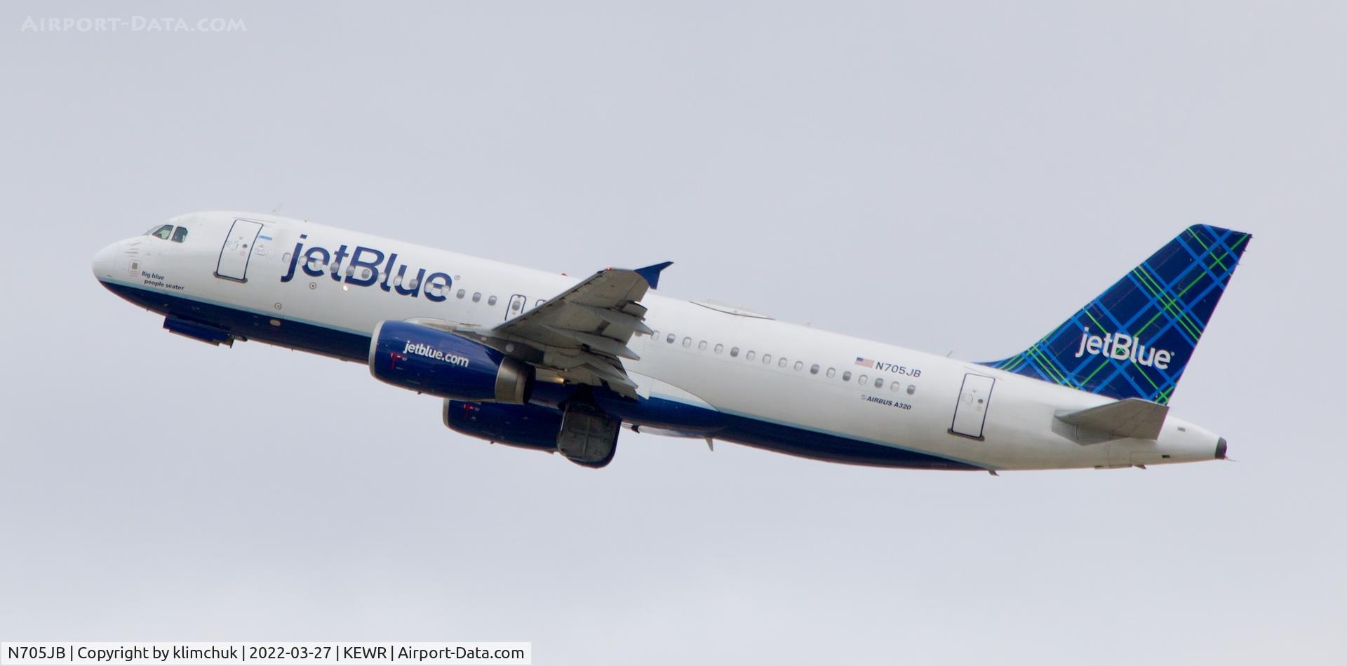 N705JB, 2008 Airbus A320-232 C/N 3416, Taking off