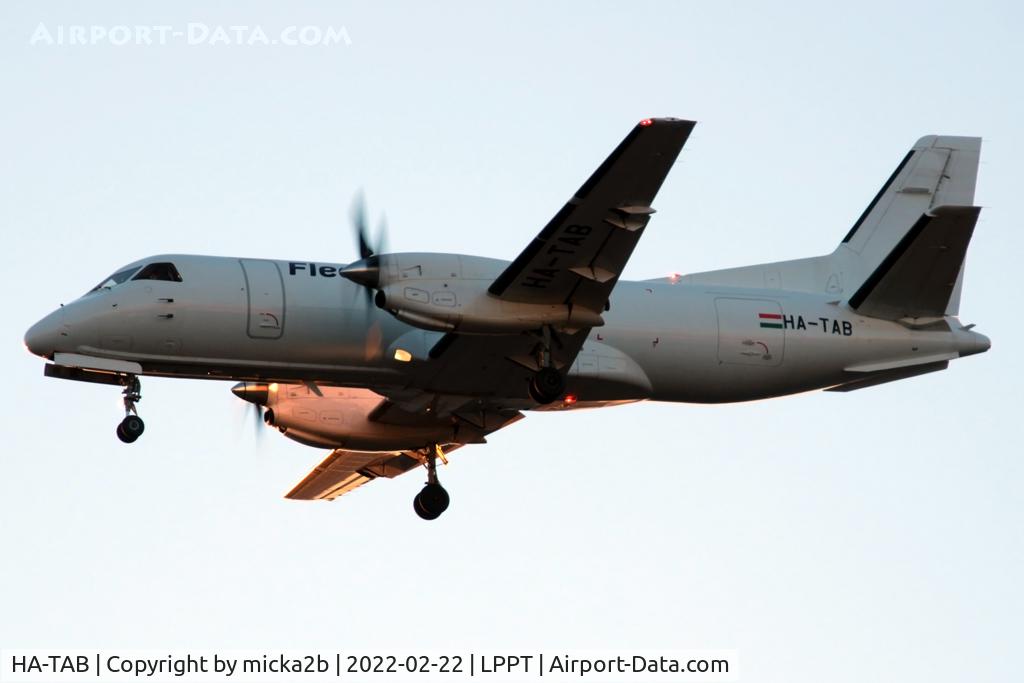 HA-TAB, 1987 Saab SF340A C/N 340A-083, Landing