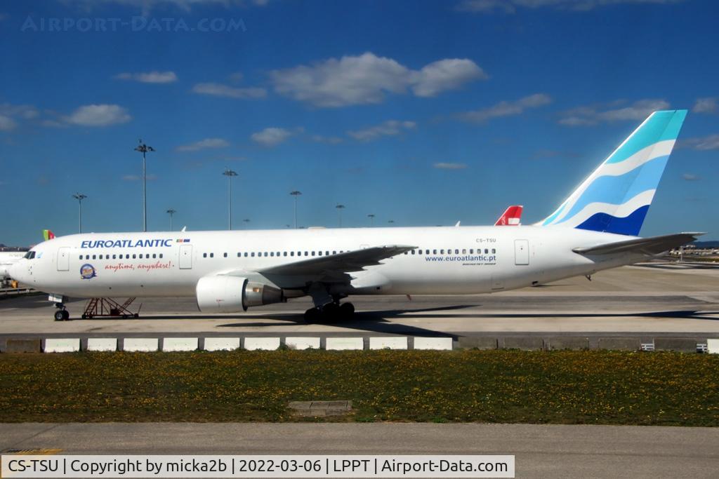 CS-TSU, 2002 Boeing 767-34P/ER C/N 33048, Parked