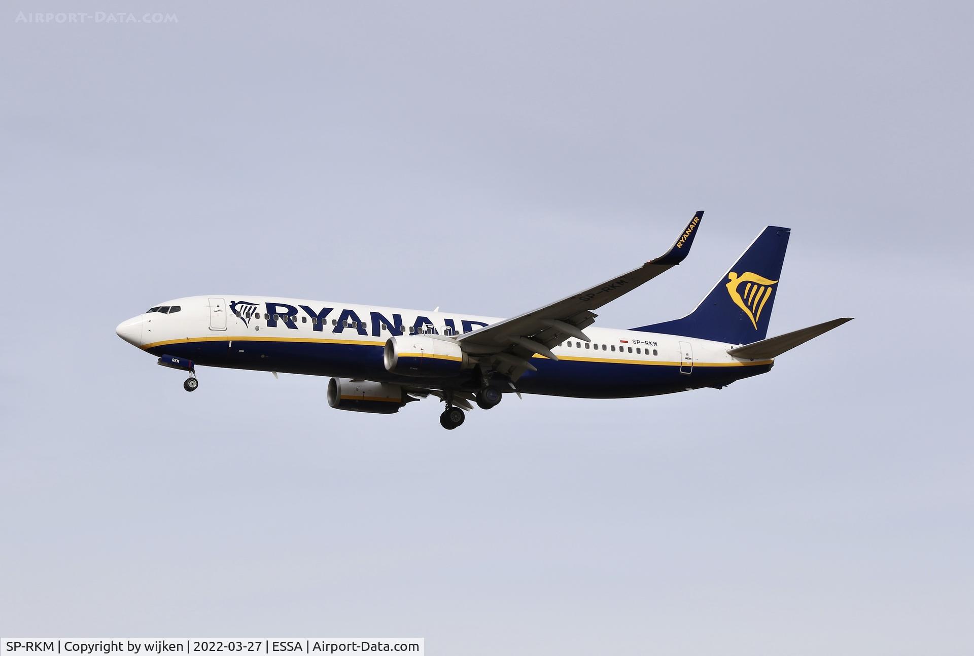 SP-RKM, 2017 Boeing 737-800 C/N 44787, RWY 26
