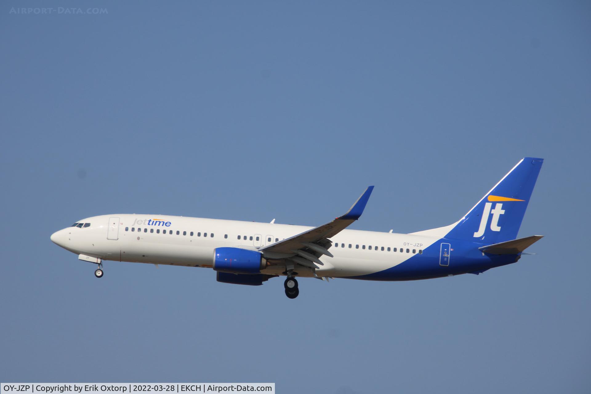 OY-JZP, 2011 Boeing 737-8U3 C/N 38071, OY-JZP landing rw 22L
