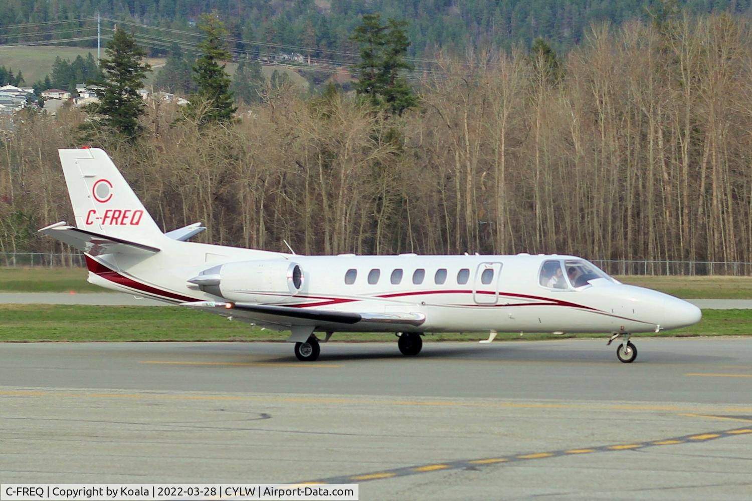 C-FREQ, 1997 Cessna 560 Citation Ultra C/N 560-0421, Taxing to departure