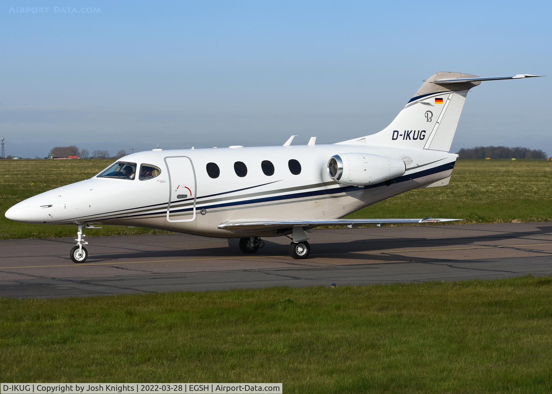 D-IKUG, 2008 Hawker Beechcraft 390 Premier 1A C/N RB-255, Arriving at Norwich.