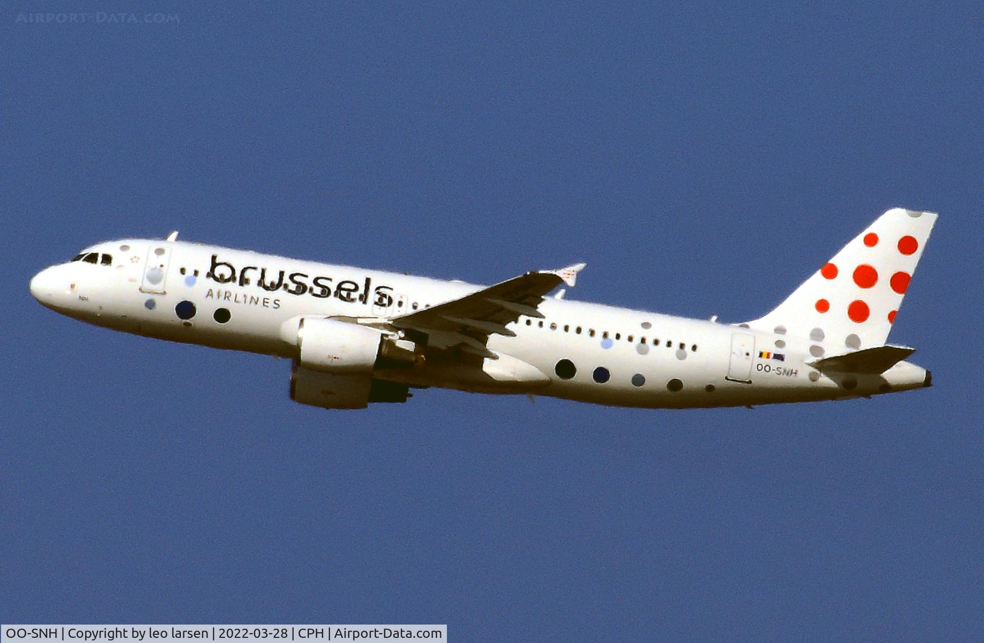 OO-SNH, 2004 Airbus A320-214 C/N 2207, Copenhagen 28.3.2022