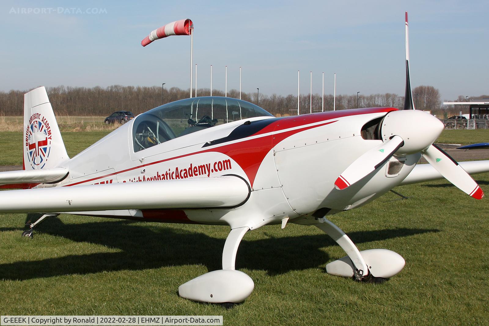 G-EEEK, 2006 Extra EA-300/200 C/N 1034, at ehmz