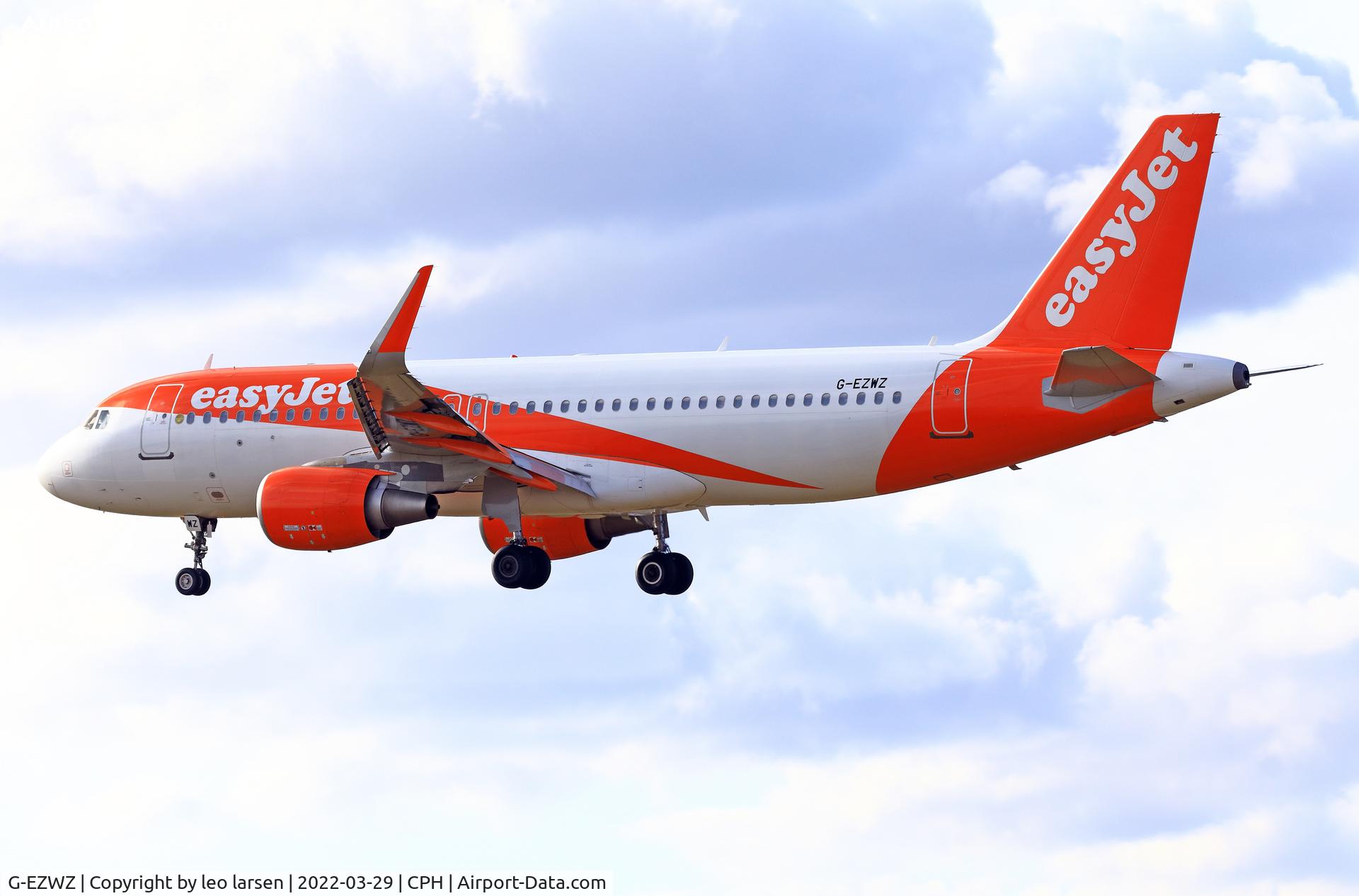 G-EZWZ, 2014 Airbus A320-214 C/N 6353, Copenhagen 29.3.2022