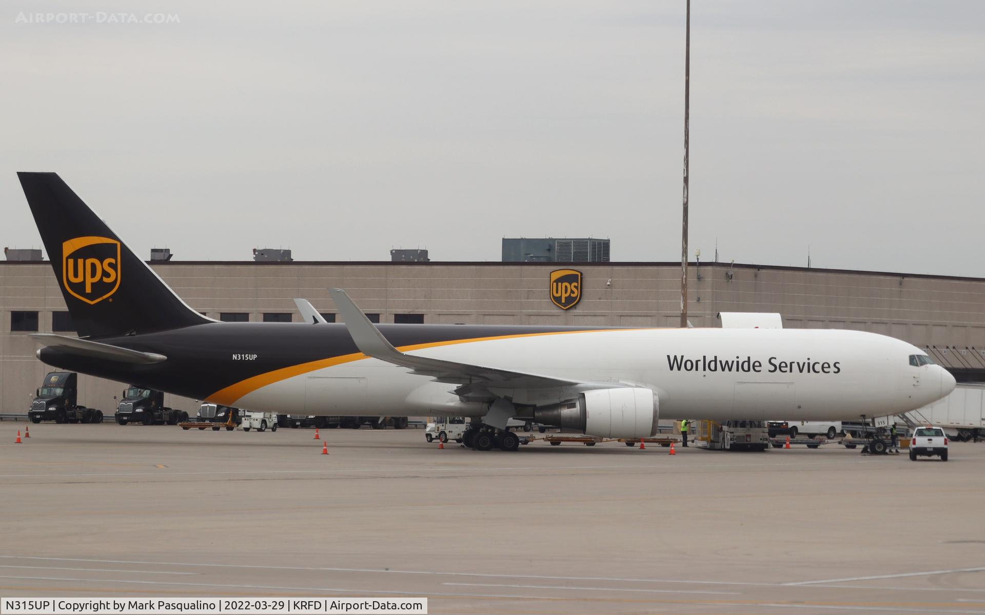 N315UP, 1996 Boeing 767-34AF C/N 27743, Boeing 767-34AF