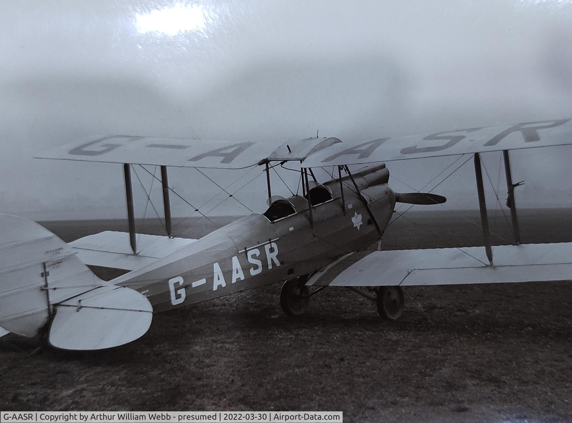 G-AASR, De Havilland DH.60M Moth C/N 1441, Copy of family photo featuring DH Moth G-AASR