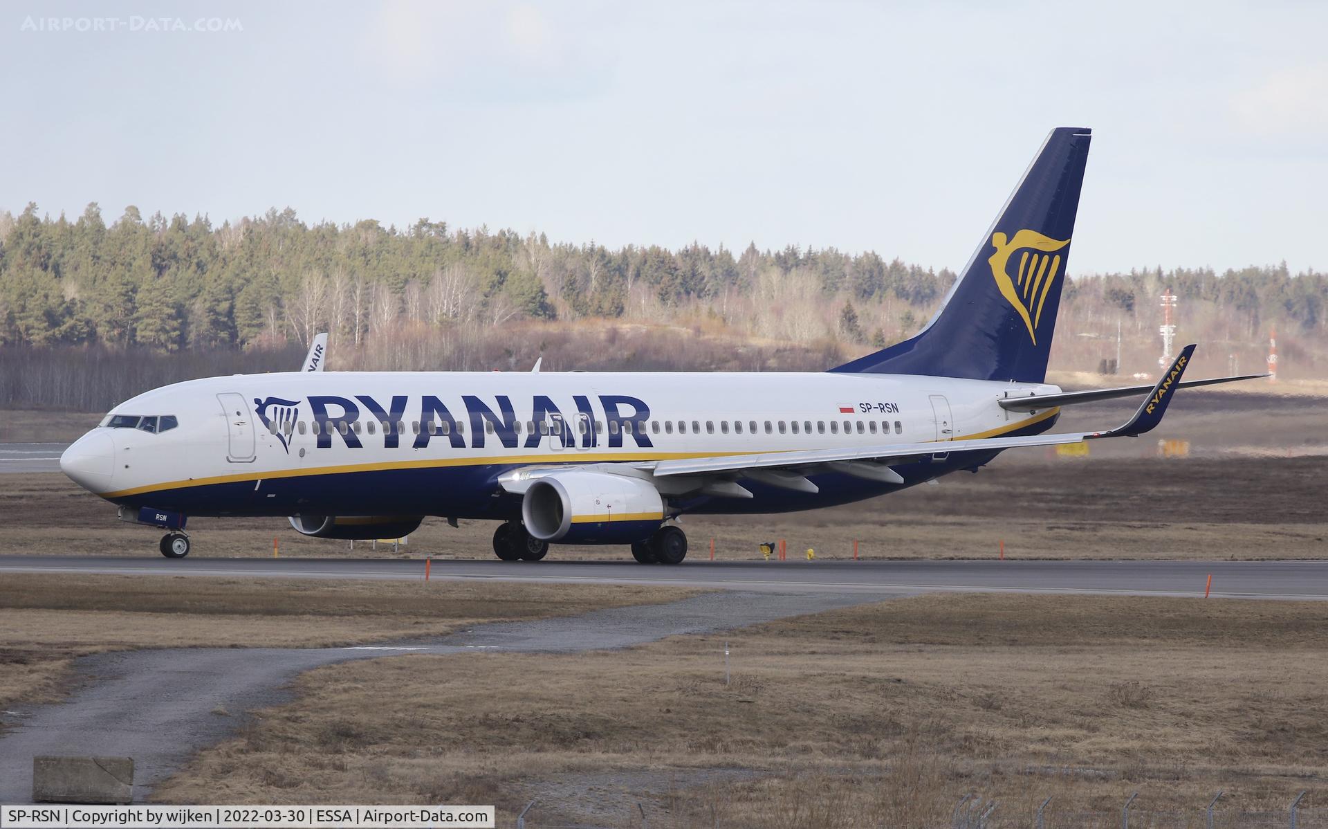 SP-RSN, 2017 Boeing 737-8AS C/N 44798, RWY 01L