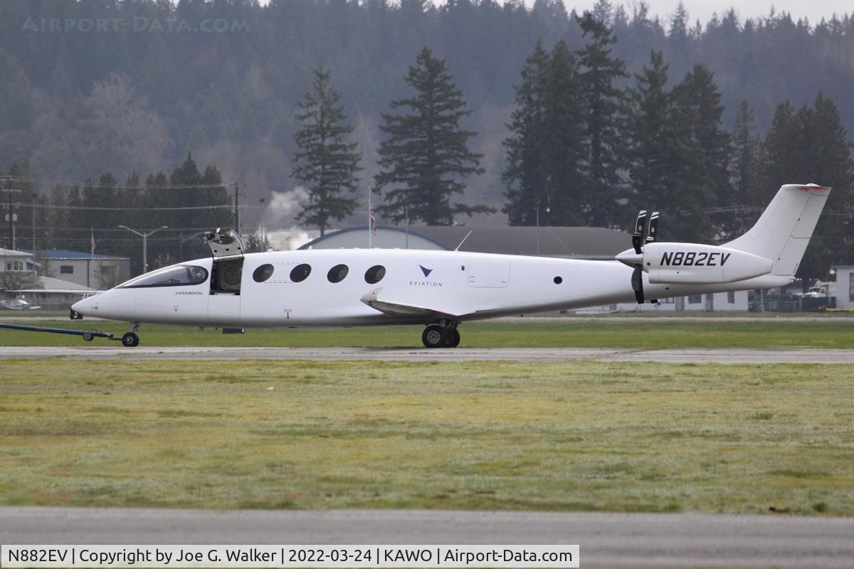 N882EV, 2021 Eviation Alice C/N FC001, After a series of high powered engine runs, aircraft seen being towed back to the company hangar.