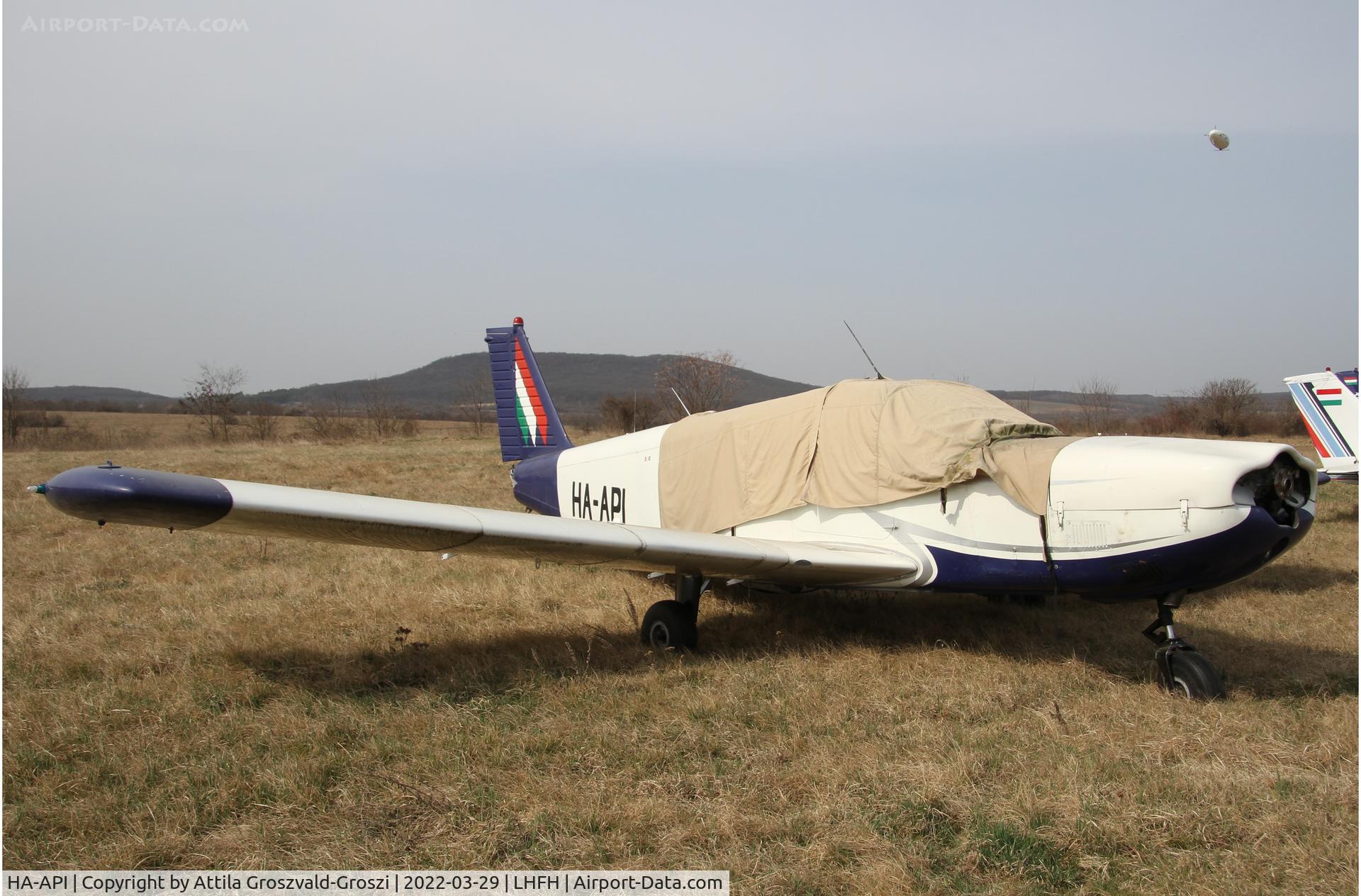 HA-API, 1966 Piper PA-32-300 Cherokee Six Cherokee Six C/N 32-40220, LHFH - Farkashegy Airport, Budakeszi, Hungary