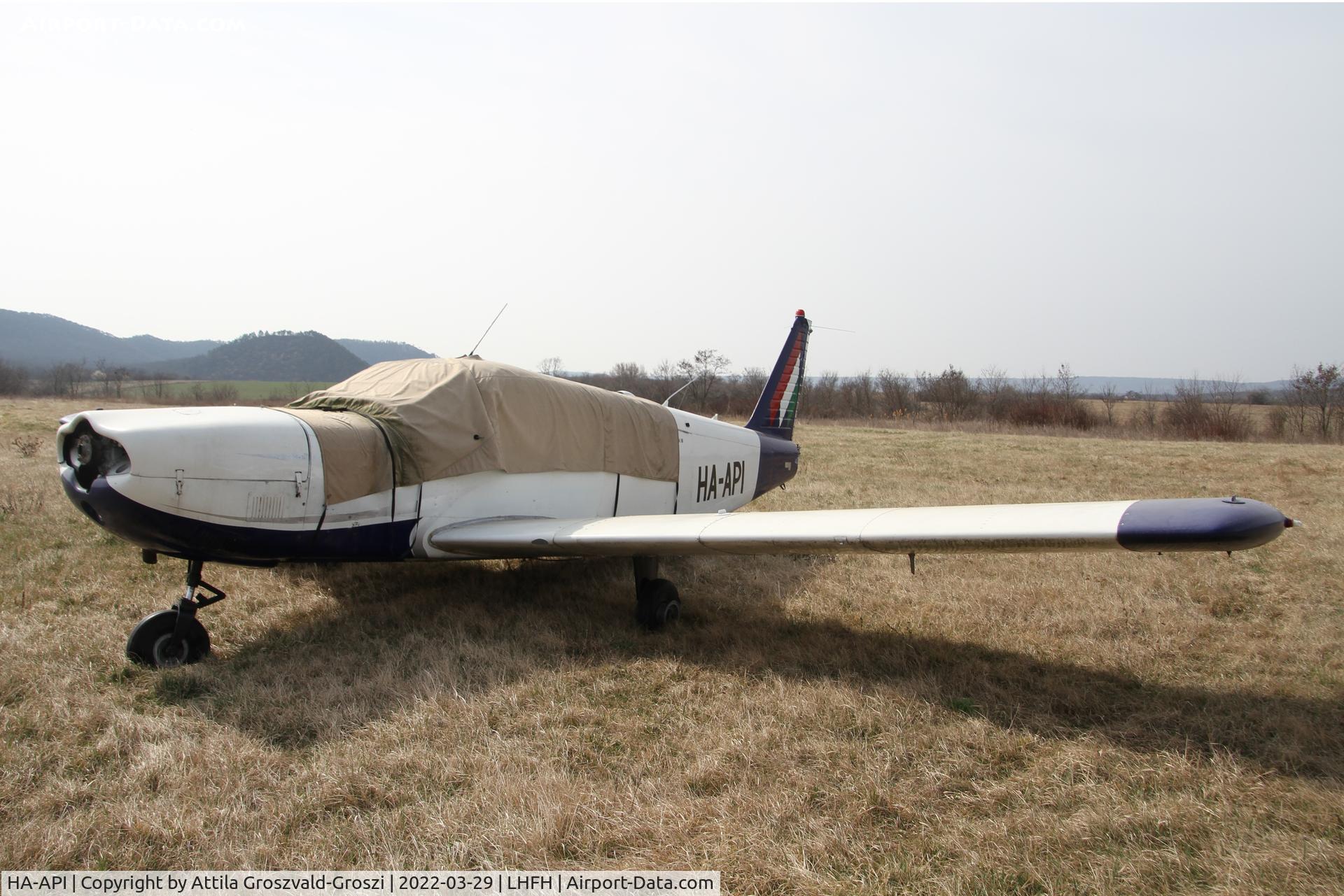 HA-API, 1966 Piper PA-32-300 Cherokee Six Cherokee Six C/N 32-40220, LHFH - Farkashegy Airport, Budakeszi, Hungary