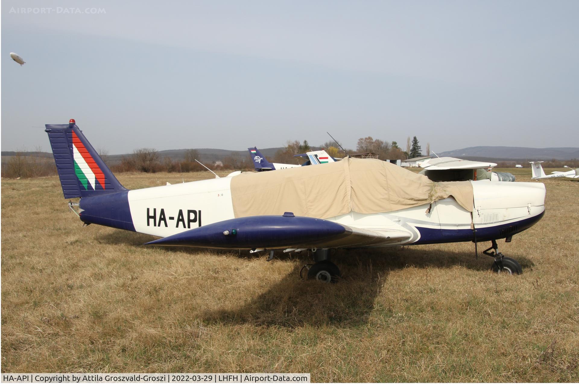 HA-API, 1966 Piper PA-32-300 Cherokee Six Cherokee Six C/N 32-40220, LHFH - Farkashegy Airport, Budakeszi, Hungary