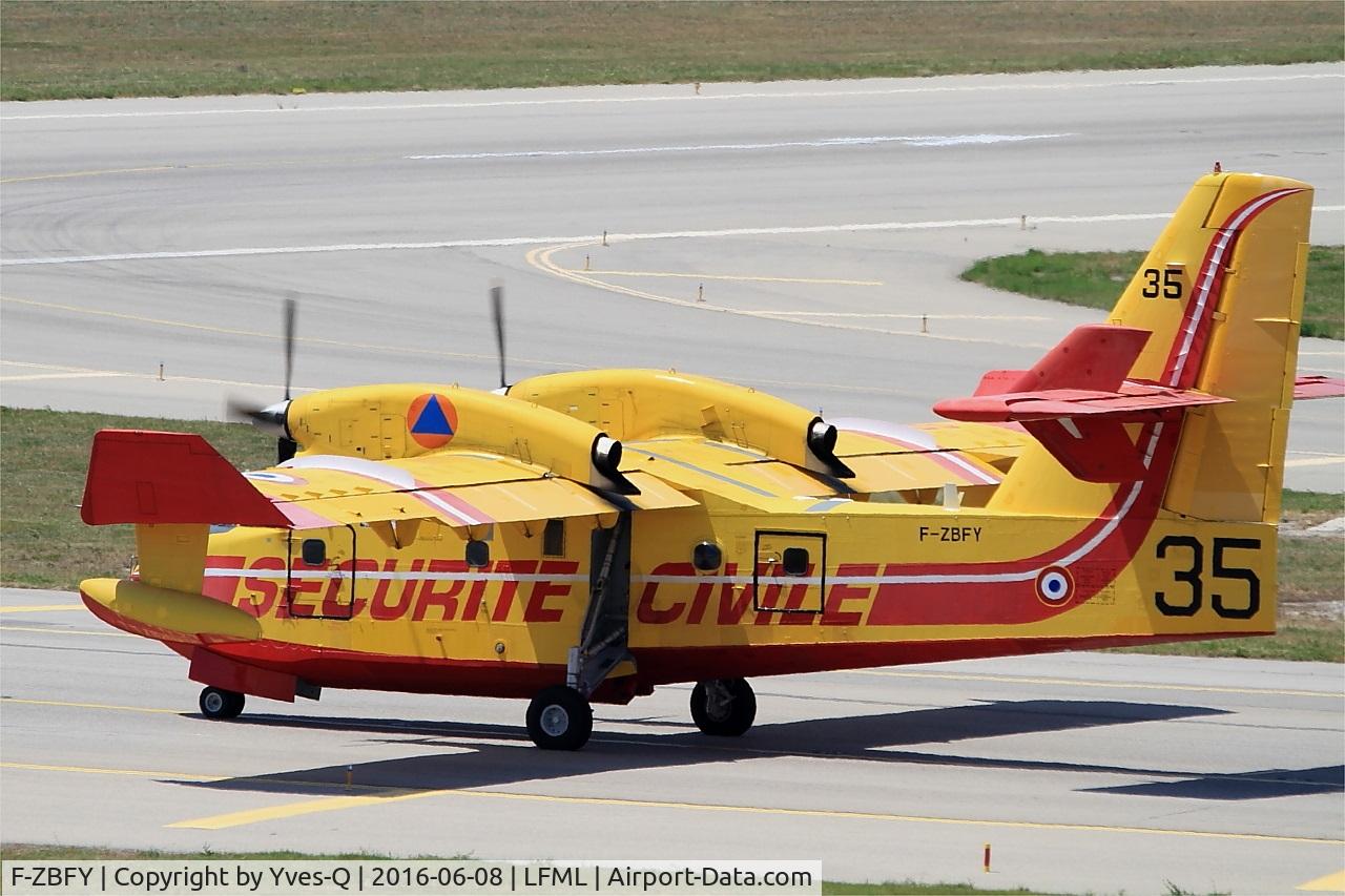 F-ZBFY, Canadair CL-215-6B11 CL-415 C/N 2010, Canadair CL-415, Holding point Rwy 31R, Marseille-Provence Airport (LFML-MRS)