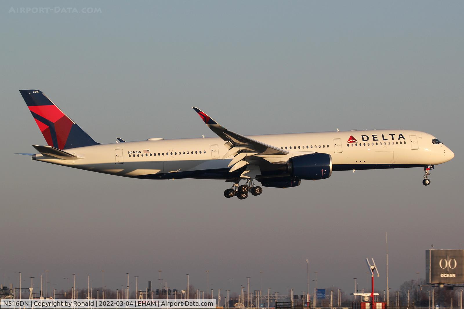 N516DN, Airbus A350-941 C/N 530, at spl