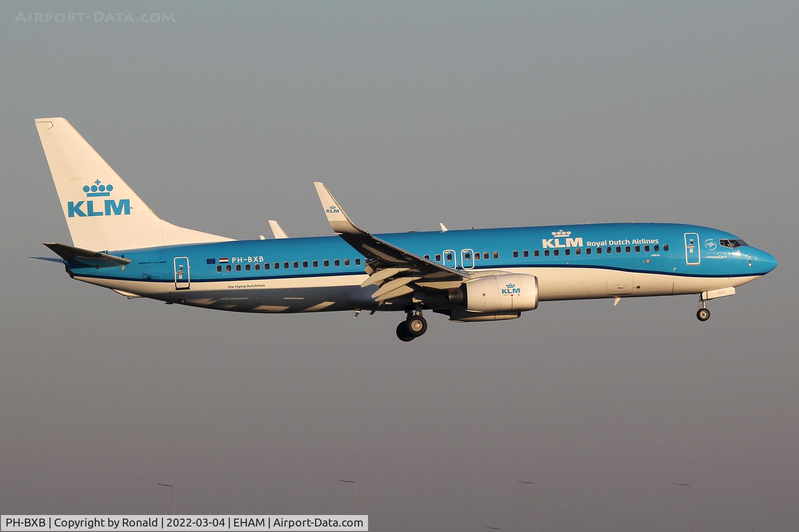 PH-BXB, 1999 Boeing 737-8K2 C/N 29132, at spl