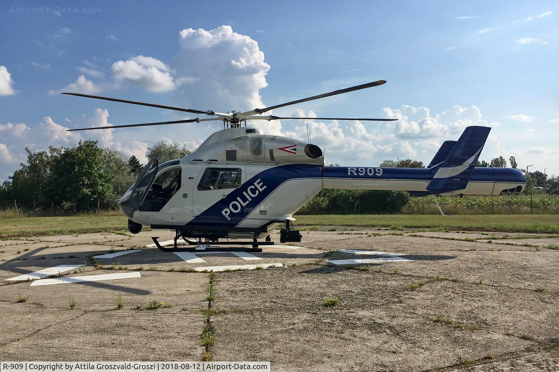 R-909, 2005 MD Helicopters MD-900 Explorer C/N 900-00111, Székesfehérvár highway police station