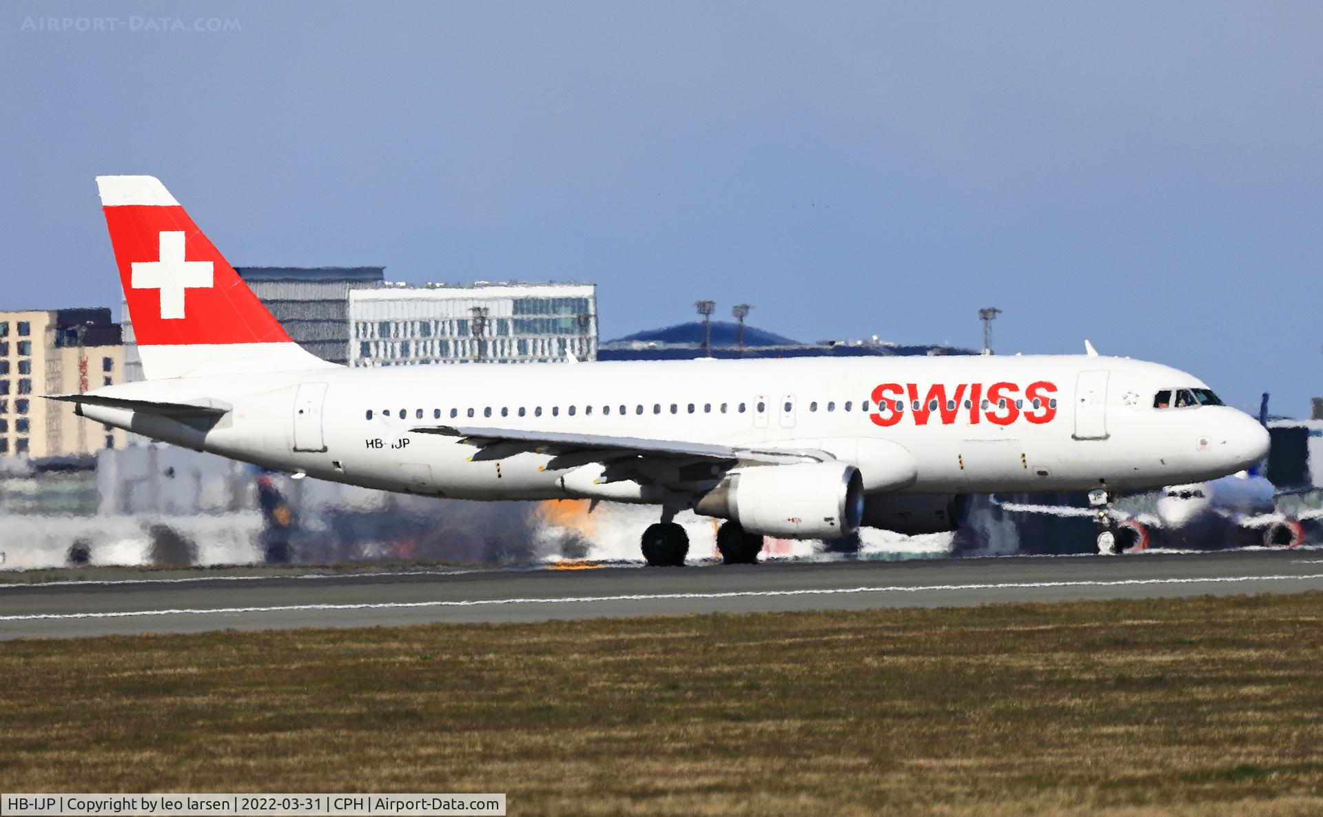 HB-IJP, 1997 Airbus A320-214 C/N 681, Copenhagen 31.3.2022