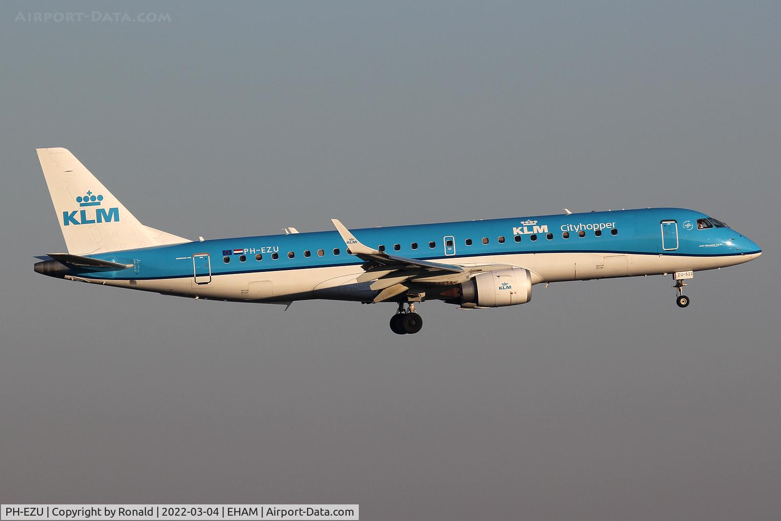 PH-EZU, 2012 Embraer 190LR (ERJ-190-100LR) C/N 19000522, at spl