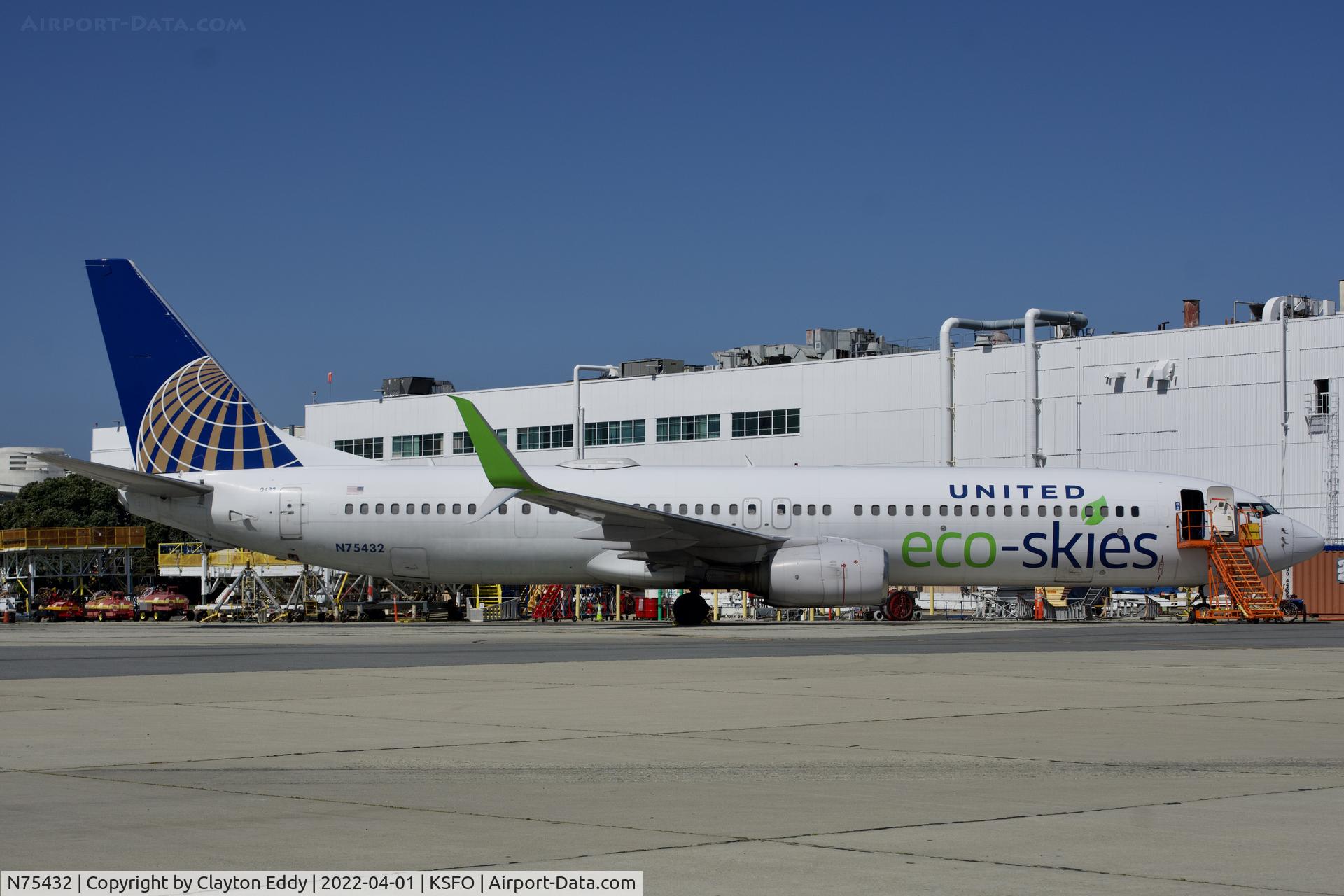 N75432, 2009 Boeing 737-924/ER C/N 32835, eco-skies SFO 2022.