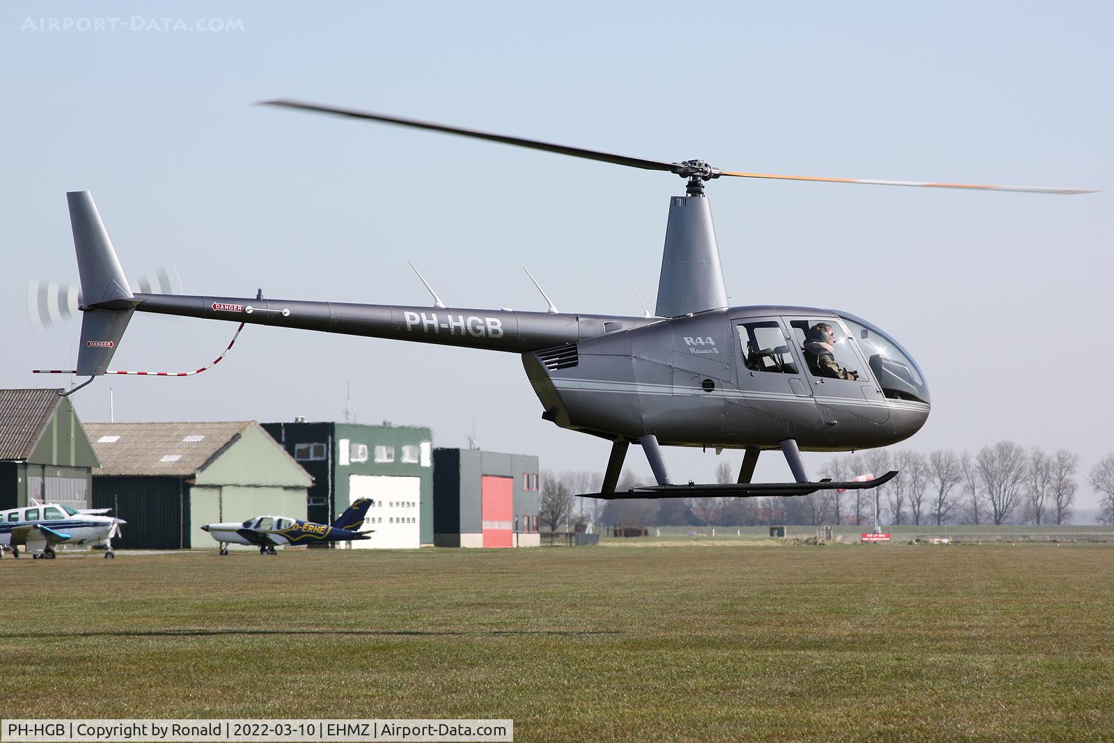 PH-HGB, Robinson R44 Raven II C/N 13831, at ehmz