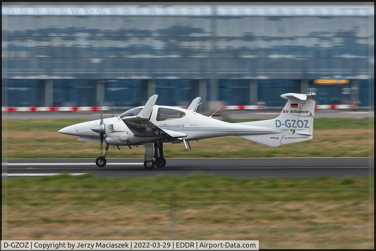 D-GZOZ, Diamond DA-42 Twin Star C/N 42.150, Diamond DA-42, c/n: 42.150