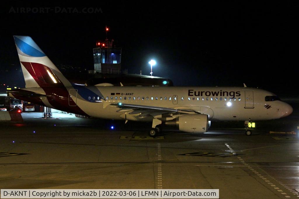 D-AKNT, 2005 Airbus A319-112 C/N 2607, Taxiing